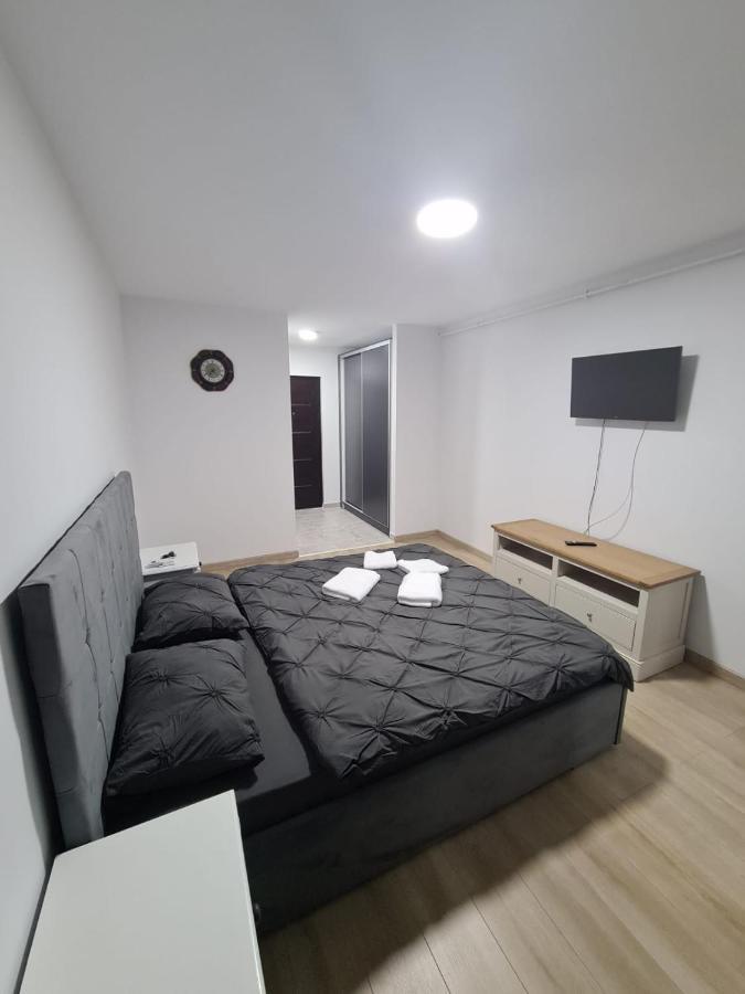 Garsoniera Lux Lorena&Kevin Piteşti Kültér fotó